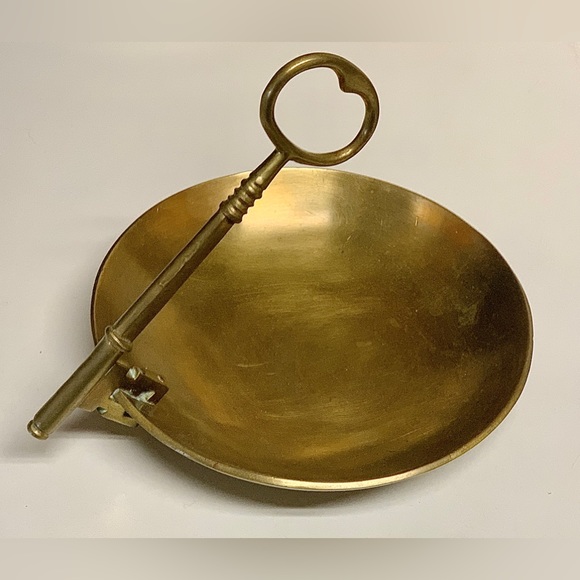 Vintage Mid Century Solid Brass VM VIRGINIA METALWORKS Key Coin Trinket Dish - Picture 3 of 16